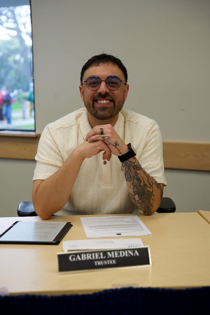 Gabriel Medina taking the oath of office, December 2024